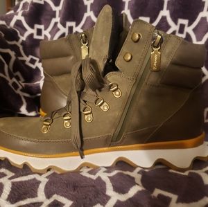 Size 10 womens Blondo winter boots